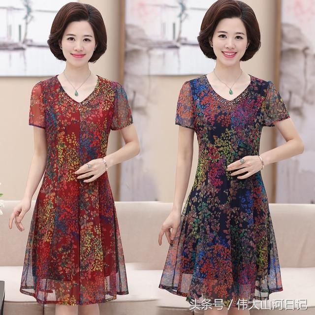 1米5多的老婆从不穿高跟鞋,只因这短套装,特别的显高挑