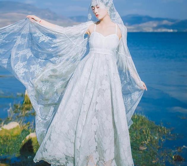 让人难以忘记的吊带连衣裙,穿在身上,回头率超高!