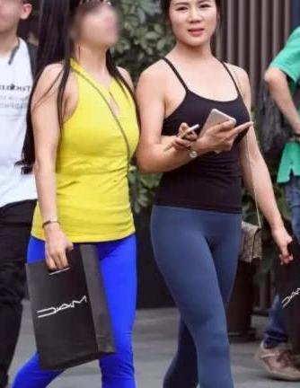 当你走在街上，看到最多的就是穿打底裤的小姐姐，尽显优美曲线