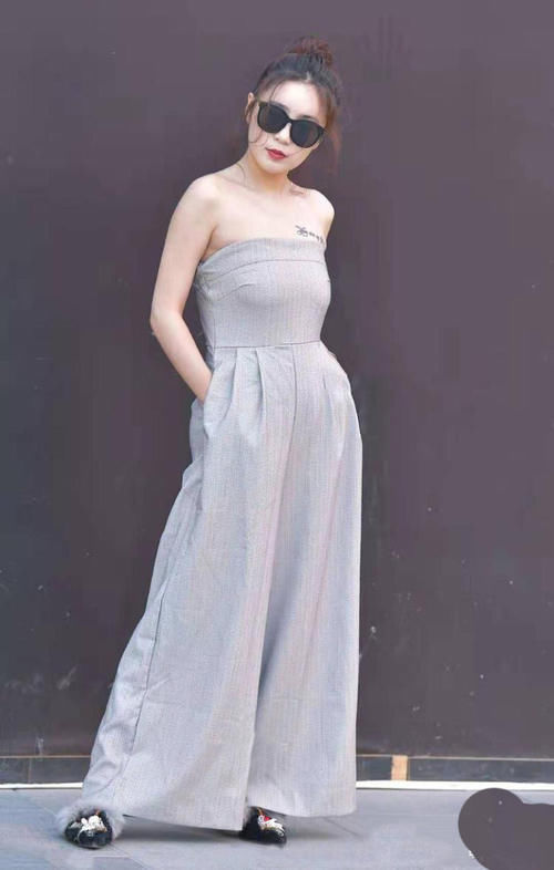  「宽松款式」这种宽松的衣服很不安全，一旦被人踩中了，后果不堪设想吧？