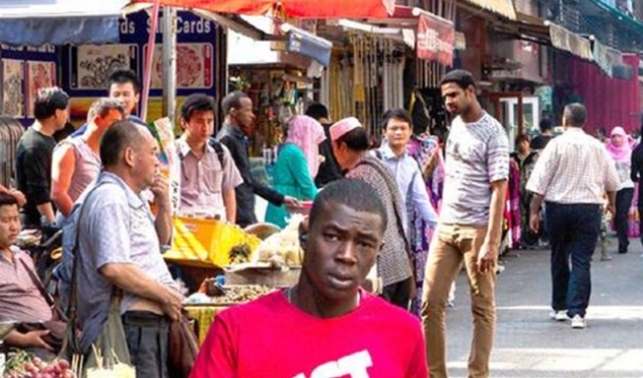 非洲黑人长期在广州定居，靠什么自力更生？答案让人惊讶了