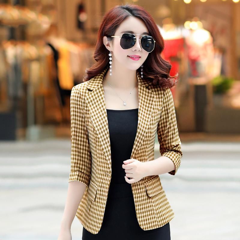 风衣过时了!当下流行“薄西装”,40女人穿特美