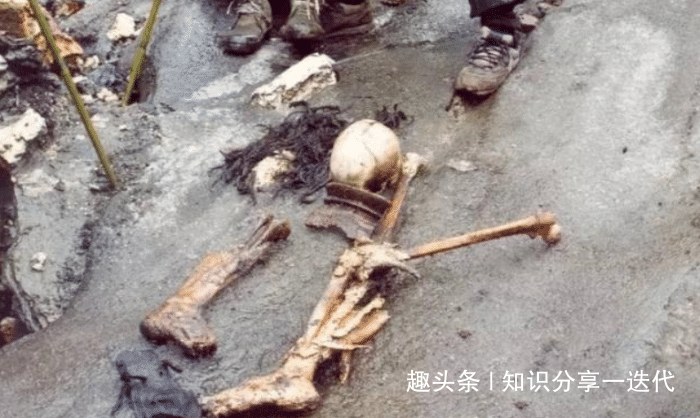 喜马拉雅山某处冰雪融化, 出现了一条湖, 湖中东西却让人恐慌