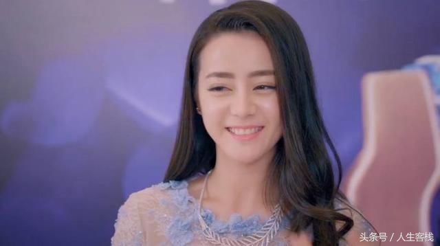 时尚女王迪丽热巴，她的好身材一直让人垂涎不已