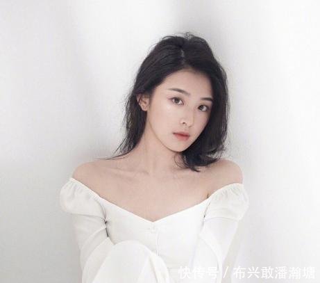 #孩子#张含韵这一身真的好飒,可爱中带着帅气,生图都白到发光