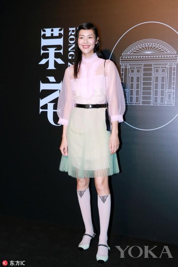 杨幂、热巴喊你一起变身小仙女，这个七夕让男神都拜倒在石榴裙下