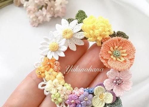 #胸针#外网的钩针小花好美，编织朵小花，做一个春天的胸针！DIY手工