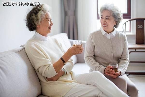 公式@人类的极限寿命是多少岁科学家用3个公式,算出人类寿命极限值