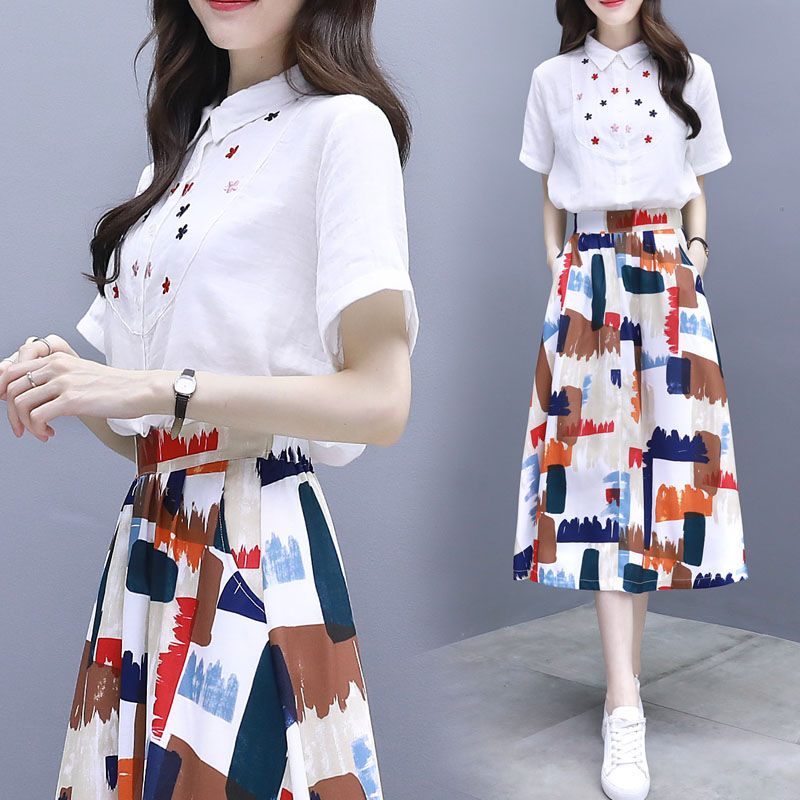 天气将转凉，打底裤扔了吧!40岁老婆换上时髦套装，美的认不出