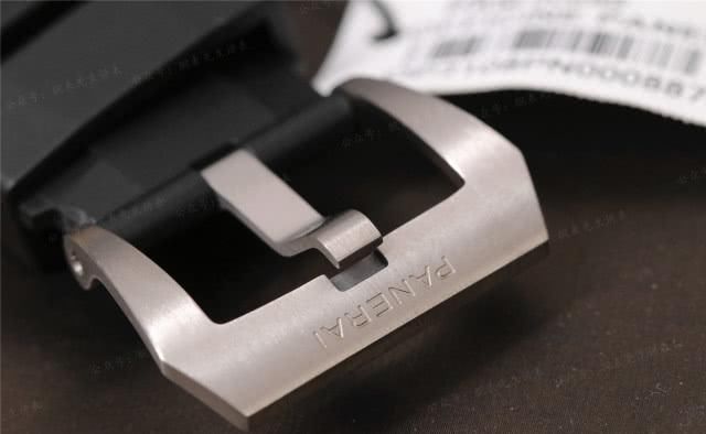  [评测]金属玻璃配上那一抹蓝，VS沛纳海PAM00692腕表评测