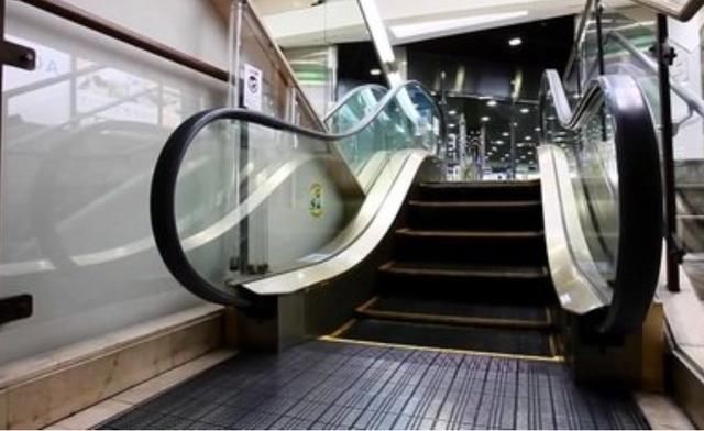 日本最短电梯只有5层台阶高，为何还要修建?