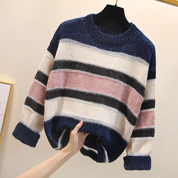 秋天不容小觑的毛衣，搭配牛仔裤+小白鞋，优雅高贵、出镜率很高