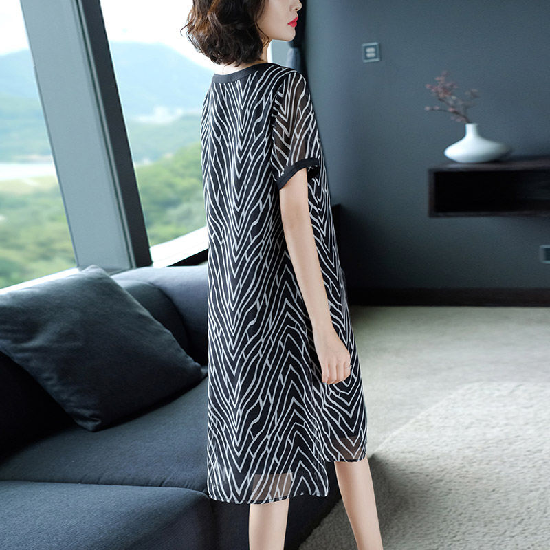 八月刚出一种裙，叫欧货裙，提倡37-58岁妈妈穿，高贵特减龄