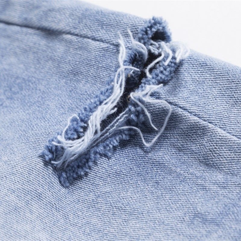 传统的牛仔裤别穿了，现在的小年轻都穿“破的”，时髦又洋气