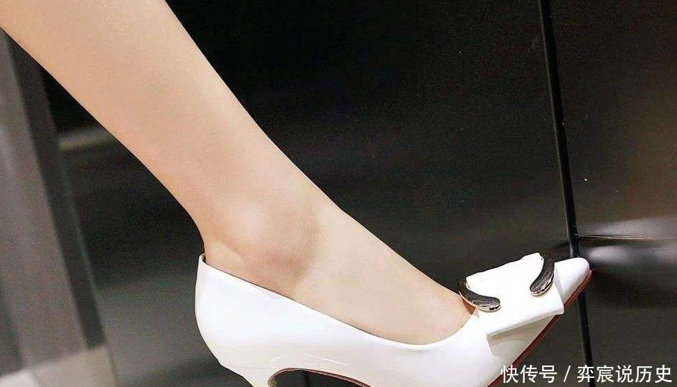  女性■高跟鞋打造出一个职场新形象, 让你更加的自信, 干净和利落!