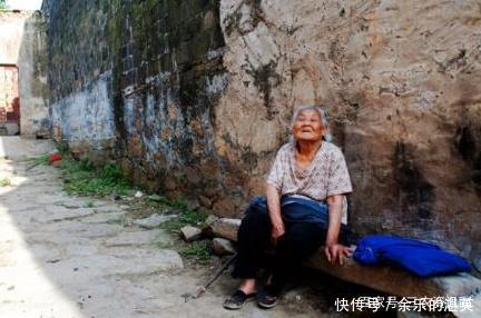 2019年农村老人可领取这3项补贴，一点不比城里差，你领了