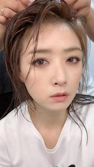 我不相信这是蒋欣，减肉速度太快，现在的她真是美哭了！