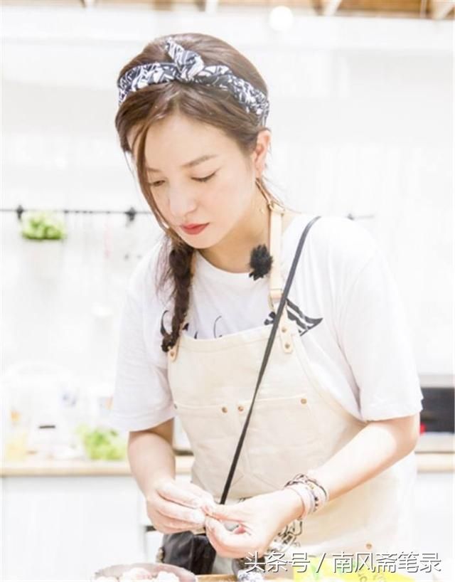 刘涛的表15万，李小璐的表60万，而她的表能在北京三环买2套房!