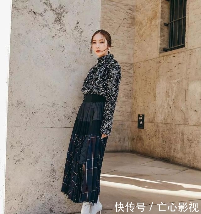  白靴：比黑色靴子更时尚，早春一定要赶上白靴热潮，多种街头风格超惊艳
