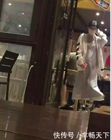 卓伟又被打脸了？赵丽颖现身小腹平坦破怀孕传闻