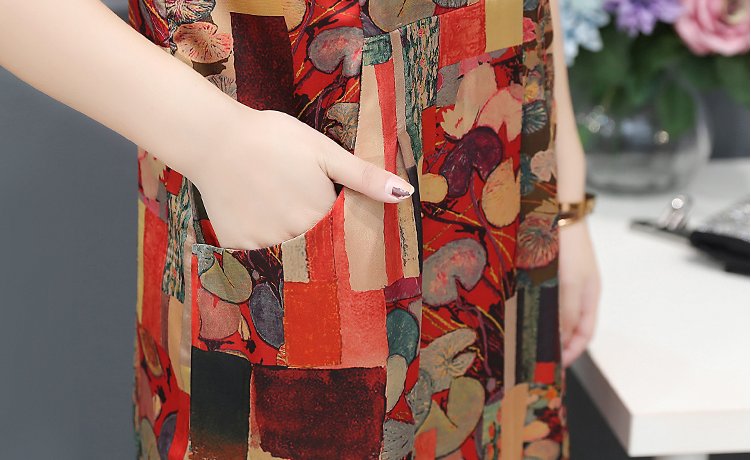 瞧瞧!新出“高档红”妈妈装，竟比旗袍洋气，难怪婆婆一买就5件