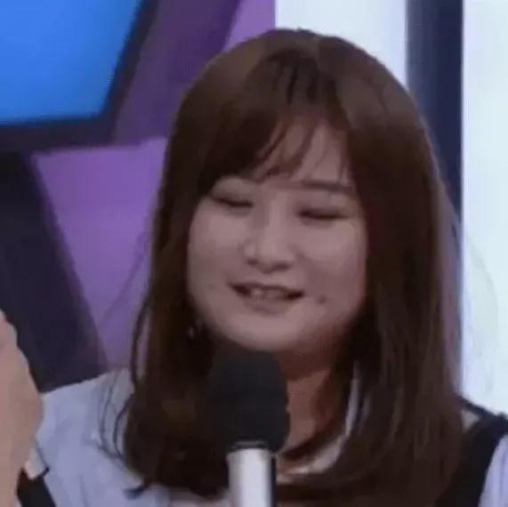 今年最火的“缩脸短发”，让脸小到不行