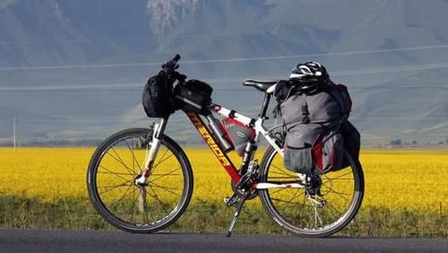今年春节回家我什么车也不乘坐，骑着单车回家：一路风景一路歌