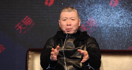 冯小刚彻底爆发，怒斥网络媒体造谣，却遭崔永元喊话，瞬间打脸！