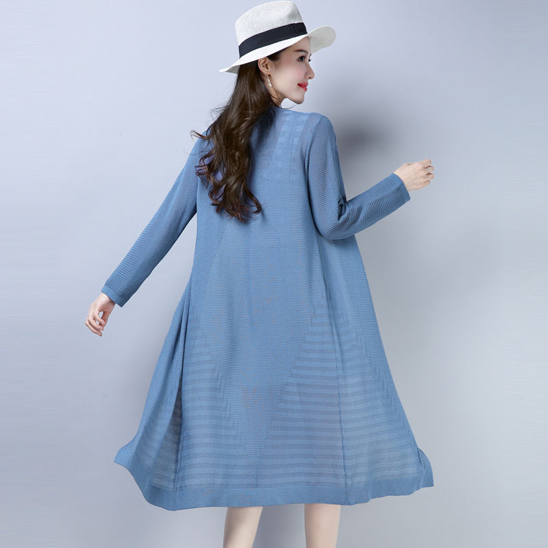 立秋后别只会穿开衫?聪明的女人已穿上薄外套秋装，洋气又减龄