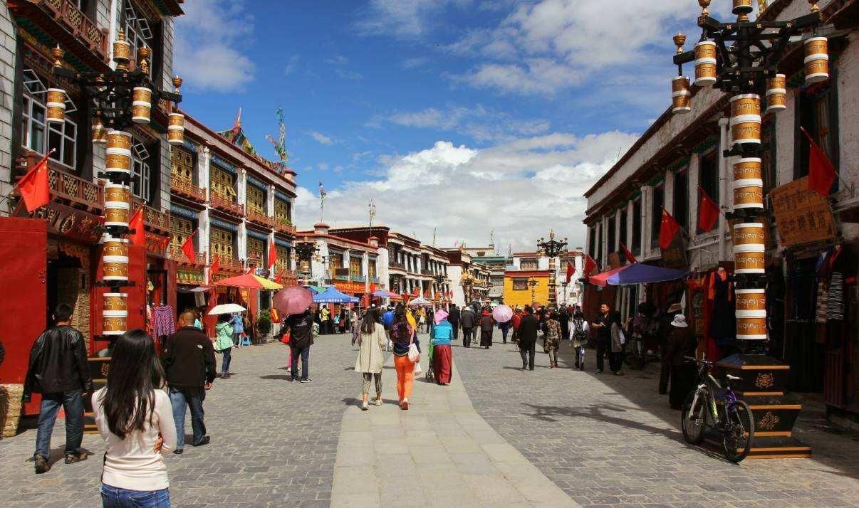 中国最具安全感的城市,最受欧洲游客欢迎,甚至走着都要去