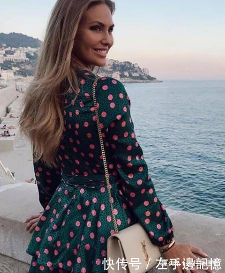 28岁葡萄牙美女,健身塑造凹凸有致身材,麦色皮