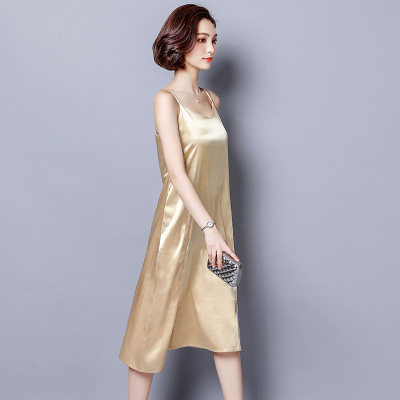 还等什么!如今的农村女人睡前都穿这家居服，性感优雅又特迷人