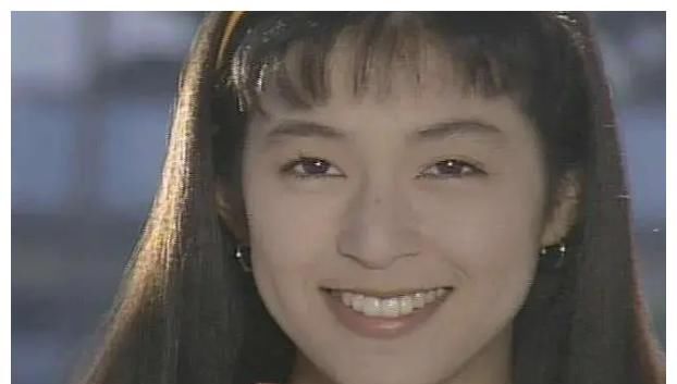 工藤静香骨相偏差,她胜在五官漂亮身型棒,年龄