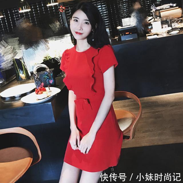  衣裙女@小个子女生想走到哪艳到哪，又怎能缺少小红裙的衬托