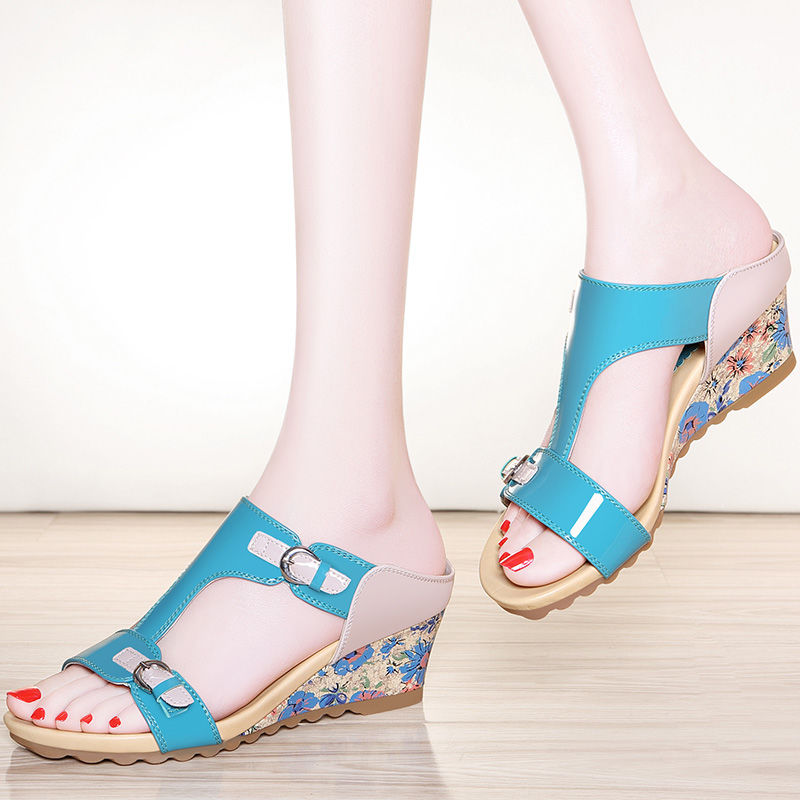 刚出炉的”仙女鞋“,展现玉足之妩媚,70后额女人穿上超美嫩