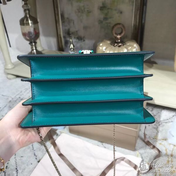 宝格丽祖母绿小号蛇头包入手评测