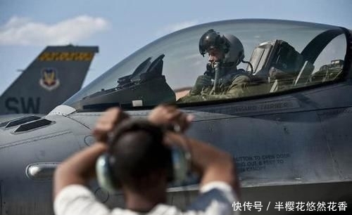  「幻影4000」法国曾经研发的梦幻战机，采用双发设计，载弹量直逼美国F15