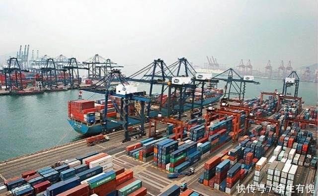  炮轰：最无私的中国富豪：为了港珠澳大桥炮轰李嘉诚，更无偿捐