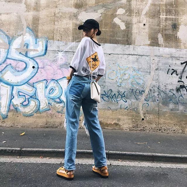 年仅21岁身高167的横田成当红的杂志麻豆,坐拥日圈26万粉丝,超