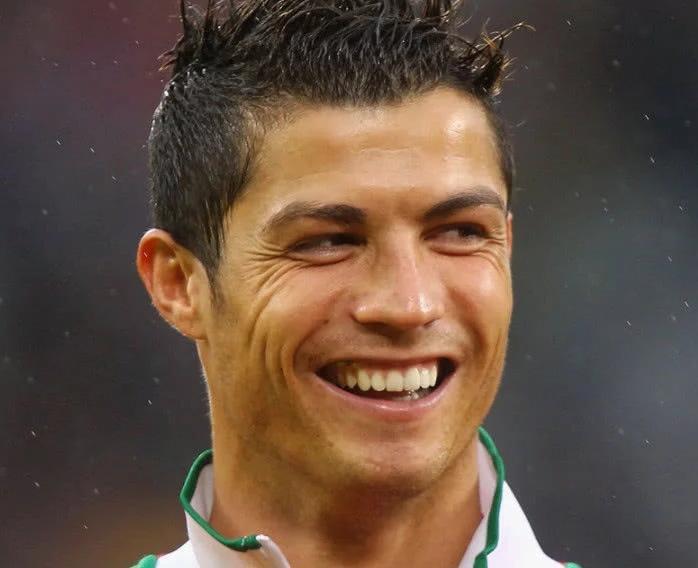 如果c罗是中国人,并带领中国队打进世界杯,他影