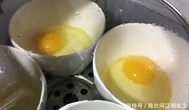 『光盘』最近这个鸡蛋的做法超级火,味道浓郁,上桌准光盘,家人都喜欢