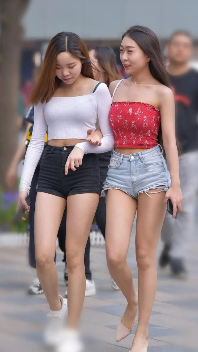 身材|魅力十足的闺蜜, 颜值身材不相上下