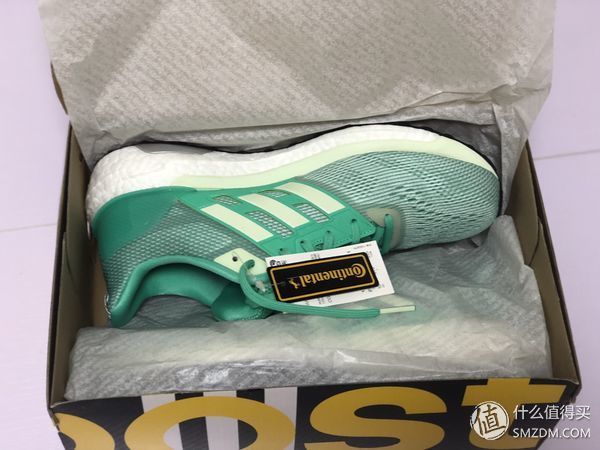 阿迪达斯难得的一双严肃跑鞋--Adidas Supernova 开箱