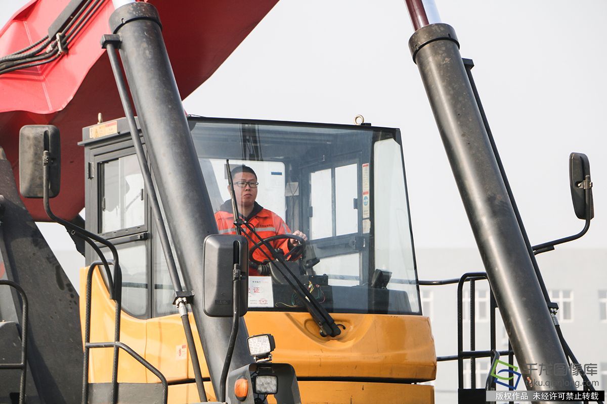 2019春运|首趟冷藏集装箱班列满载生鲜年货抵京