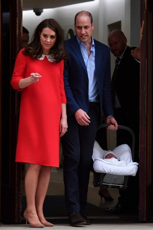 新王妃梅根总穿「过大高跟鞋」被批不得体？外媒公布原因了……