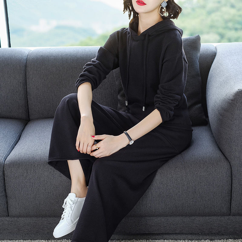 女人出门别穿裙子，土的要命!刚上架“阔腿裤”套装，背影都美爆