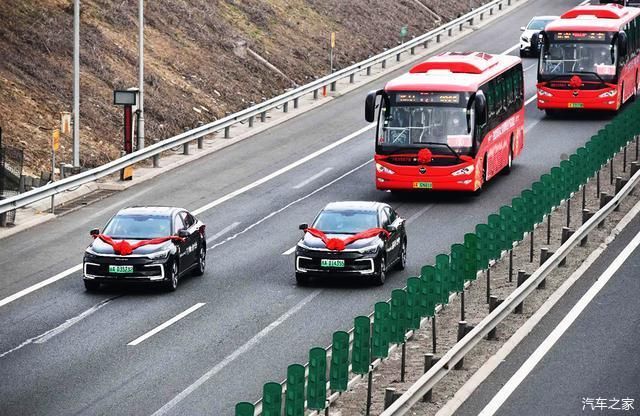  『之车』以北京之车迎接北京援鄂医疗队凯旋，别有深意