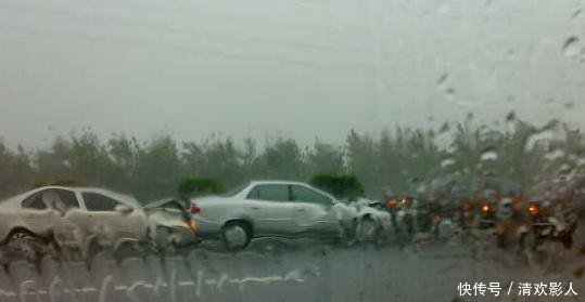 高速上突然大暴雨怎么办老司机都用这几招，关键时刻能保命！