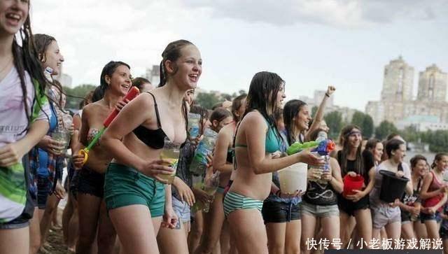 你知道吗？乌克兰的大长腿美女, 竟然在泼水节上可以跟美女表白!