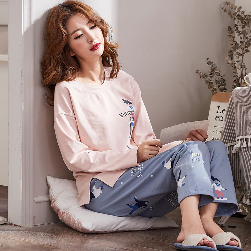 现下流行这样的睡衣，很有女人味，迷人更让人心动